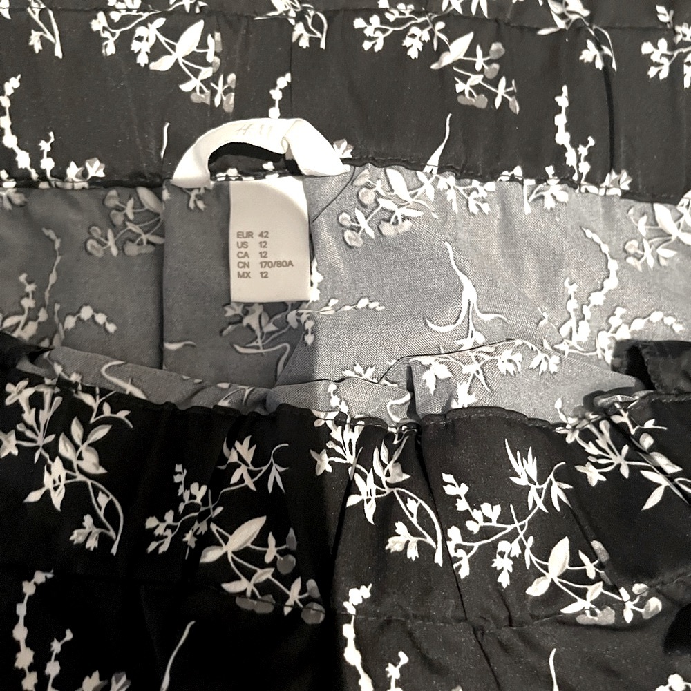 H&M Black & White A-line Floral Skirt - Picture 7 of 7